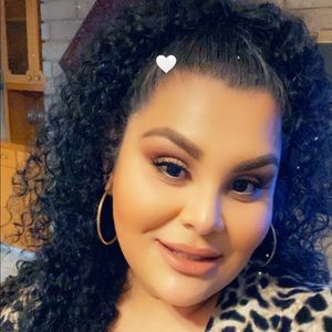 Meet your Posher, Lorena